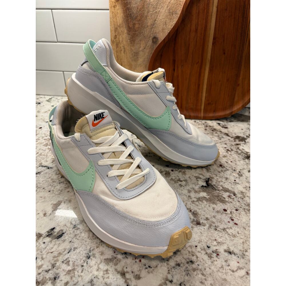 Nike Waffle Debut White Mint Foam Gum Men’s 10.5 Preowned Waffle Sole Sneakers